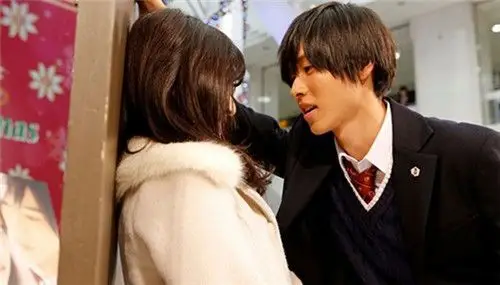 男生偏爱小个子女生的原因!