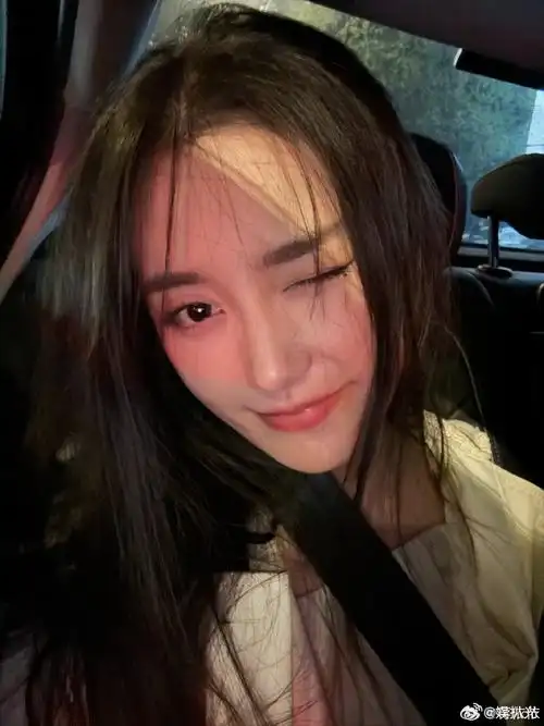 蒋依依最新视频状态