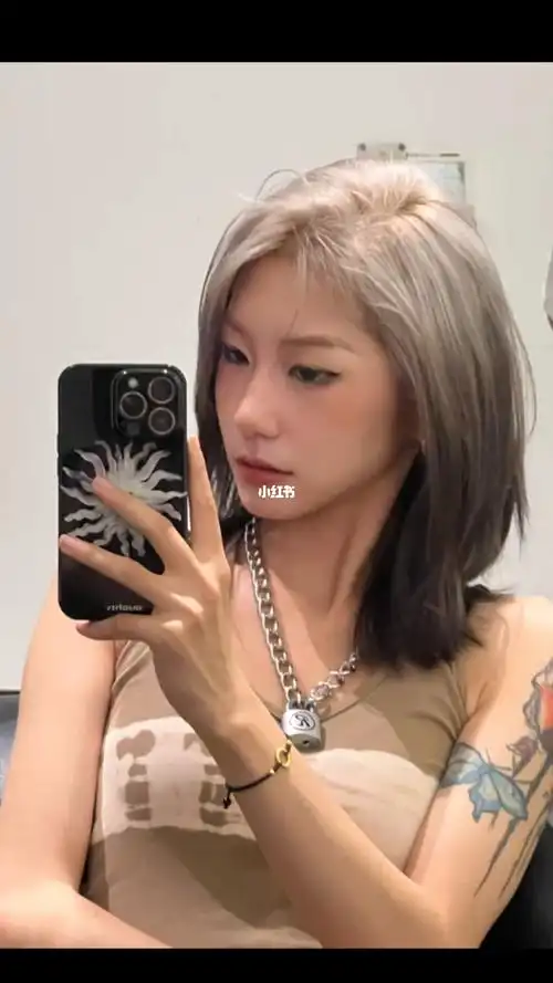 爆顶染发女生爆顶发色推荐