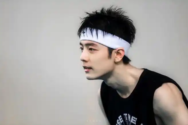 肖战肌肉##肖战白色发带