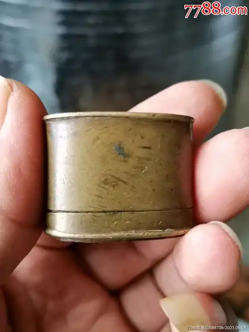 黄铜大烟盒,有款