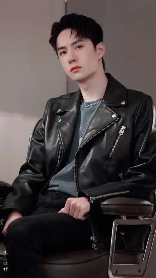王一博2020919安慕希见面会皮衣造型全套图