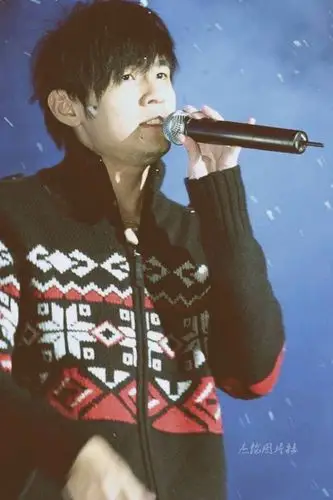 周杰伦 黑色毛衣