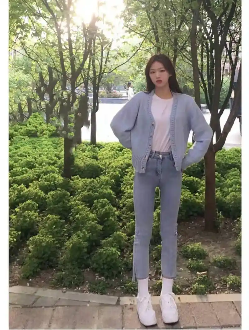 小脚裤搭配什么上衣和鞋子好看