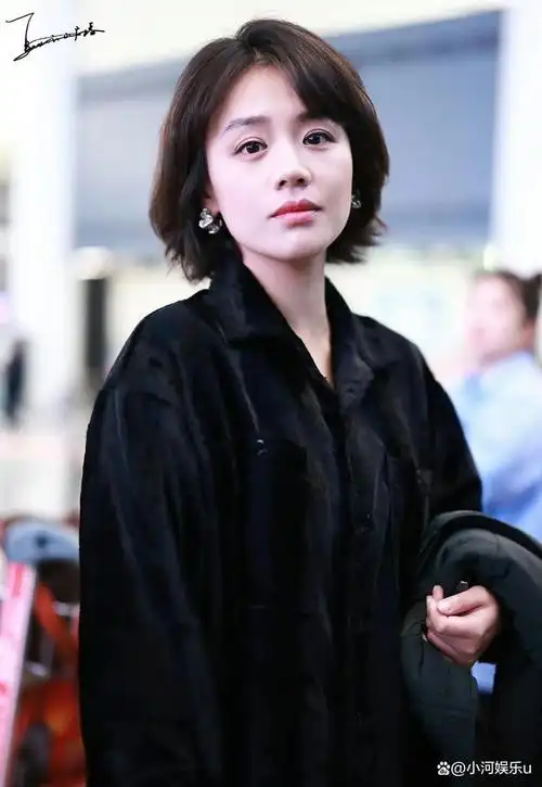 最近看到马思纯的机场照,居然一下子瘦了这么多,重回颜值巅峰!