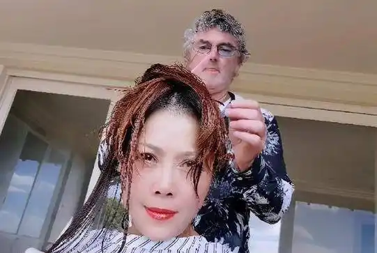 53岁田震的老公曝光,两人携手多年恩爱有加,至今却不愿公开!