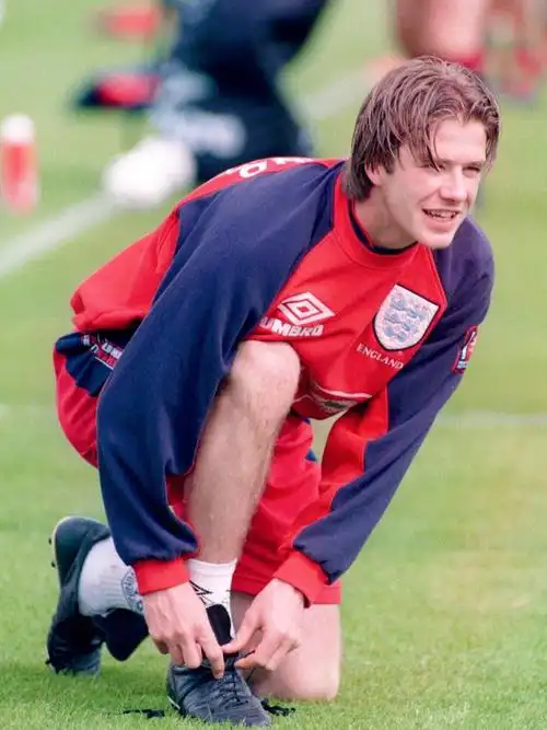 看今日之红魔狠狠想一些年轻的小贝