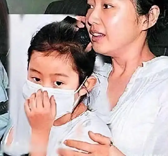 回顾豪门千金朱丽倩携亿万身家嫁给刘德华46岁高龄产子今怎样了