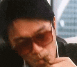 周星驰抽烟甩头酷gif动图_动态图_表情包下载_soogif