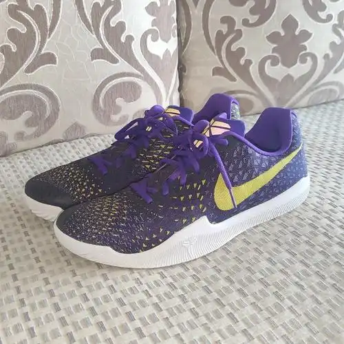 今天继续分享一双老科的曼巴精神紫金配色