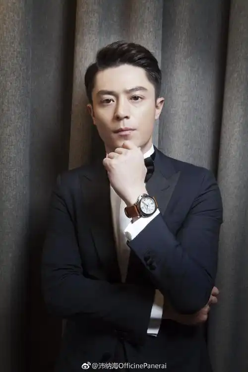 霍建华手上的沛纳海# 对于社会新鲜人,#霍建华# 的建议是全新lumiorr