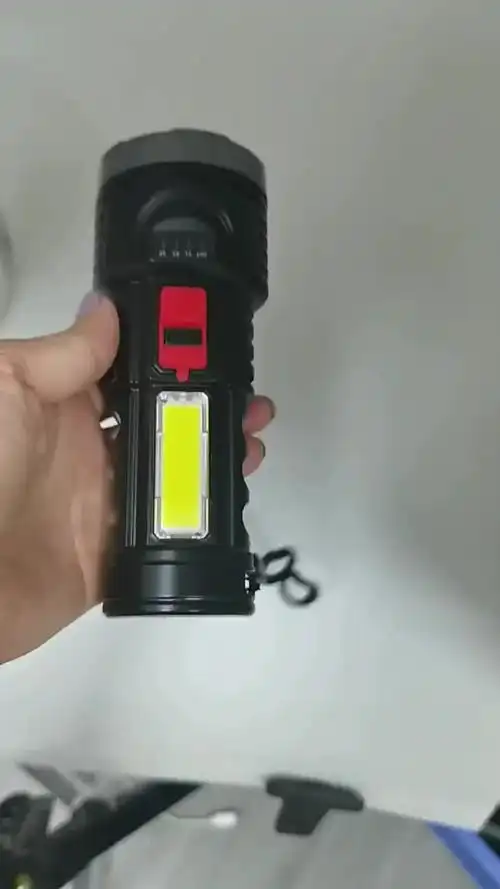 手电筒强光可充电家用耐用强光野外超亮远射变焦小型便携式手电手