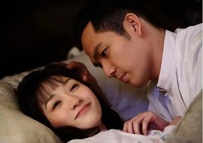 到底钟汉良和老婆离了没?目前还不好说,毕竟当事人还没有正式公开.