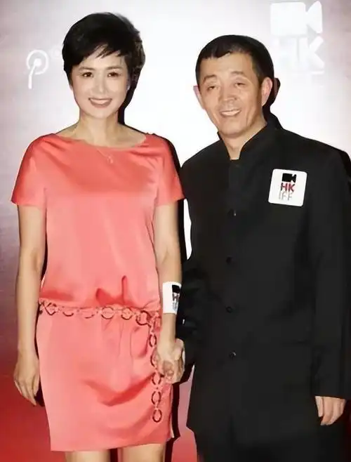 这一次,陷入了"包养门"事件的蒋雯丽,"底裤"都被要被扒光了|黄轩