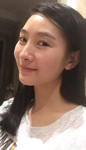 有颜有才!陶昕然素颜练字展迷人好气色