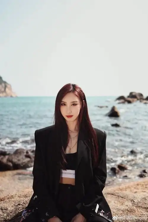 女星们的"炫腹"造型_友友