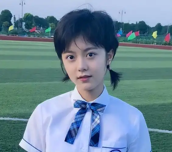 赵今麦个人资料(表演专业全国第一) - 龙腾网