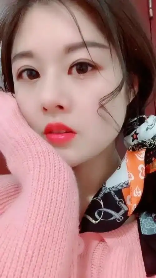 女人就要风情万种 要有20岁女人的天真烂漫 30岁女人的妩媚妖艳,40岁