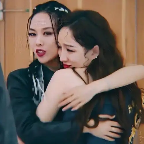 王霏霏孟佳姐妹情深:为对方哭也为对方笑