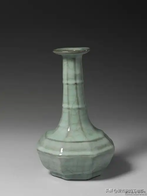 台北故宫博物院陶瓷类赏析199(清乾隆仿宋官窑5件)