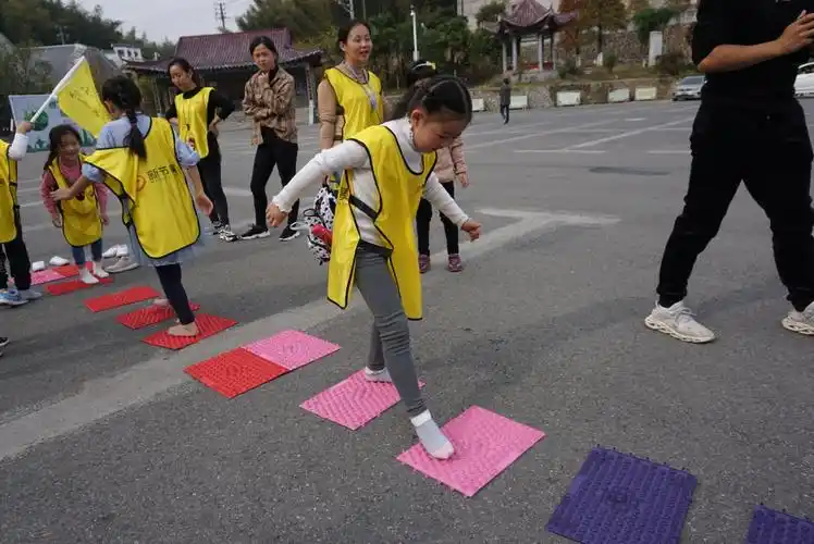 拓展项目二:脚指压板