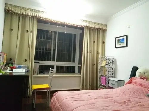 平湖乍浦镇天妃西苑三室两厅合租房出租一个房间(.