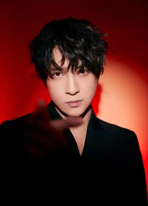 薛之谦微博之夜帅气图片713