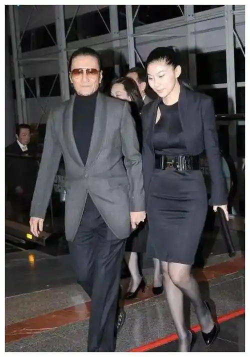 被谢贤养了12年,用青春换来2000万,如今38岁的coco怎么样了?