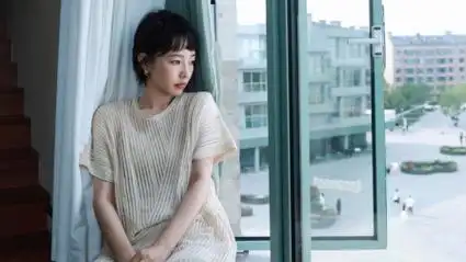 40岁白百何近况曝光变化大 发福严重像怀孕