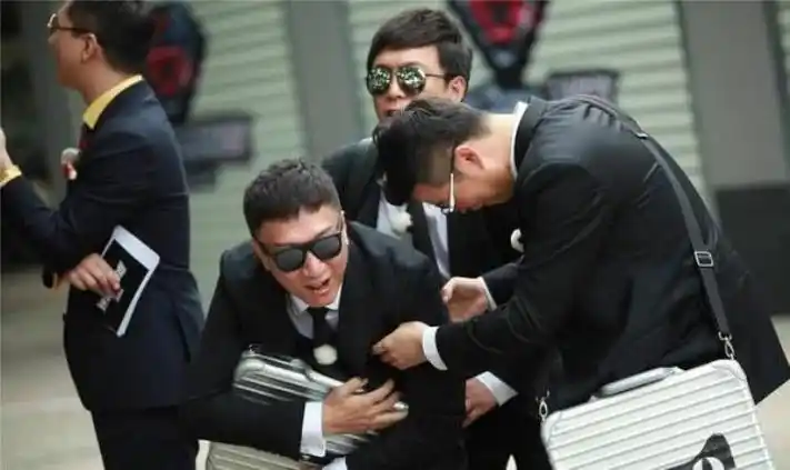 孙红雷三年不接戏「黄渤还人情孙红雷三年没拍过戏这正是他们退出男人