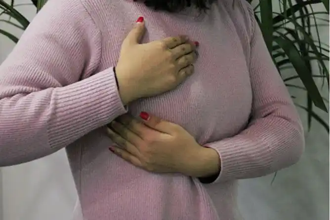 乳头特别痒是怎么回事