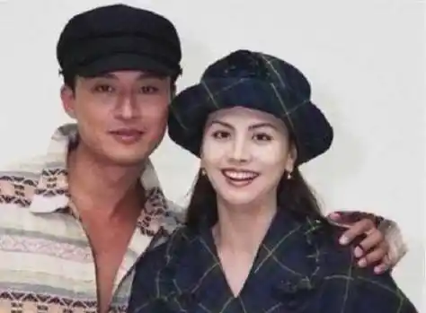 然而就在她全身心投入爱情当中时,却意外接到了马景涛前妻唐韵打来的