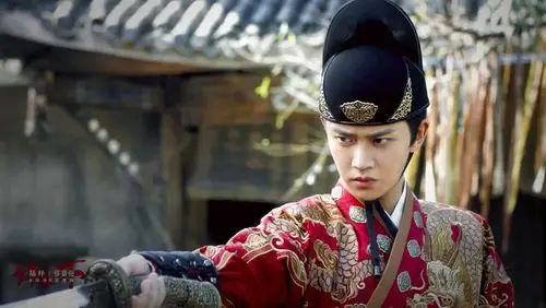 锦衣之下任嘉伦