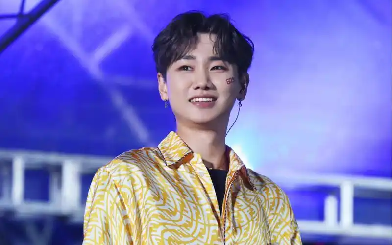 20210717-南京蓝鲸音乐节 汪苏泷 「虚拟恋爱指南」_哔哩哔哩_bili