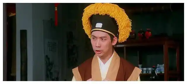 周星驰黄金配角的春天,曾身患重症骨瘦如柴,29年终迎来人生高光