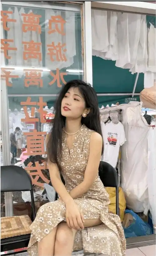 港风网红梦依人美嘴毒,满嘴污言秽语侮辱别人长相