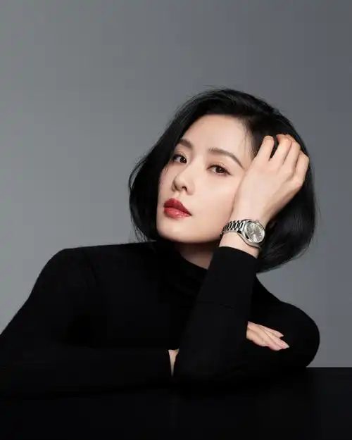 刘诗诗#94#诗狮信笺#高清原图惊喜掉落来自欧米茄的新物料,三个