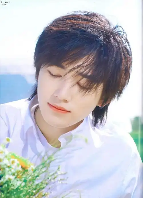 可以发一些宋亚轩的帅照吗