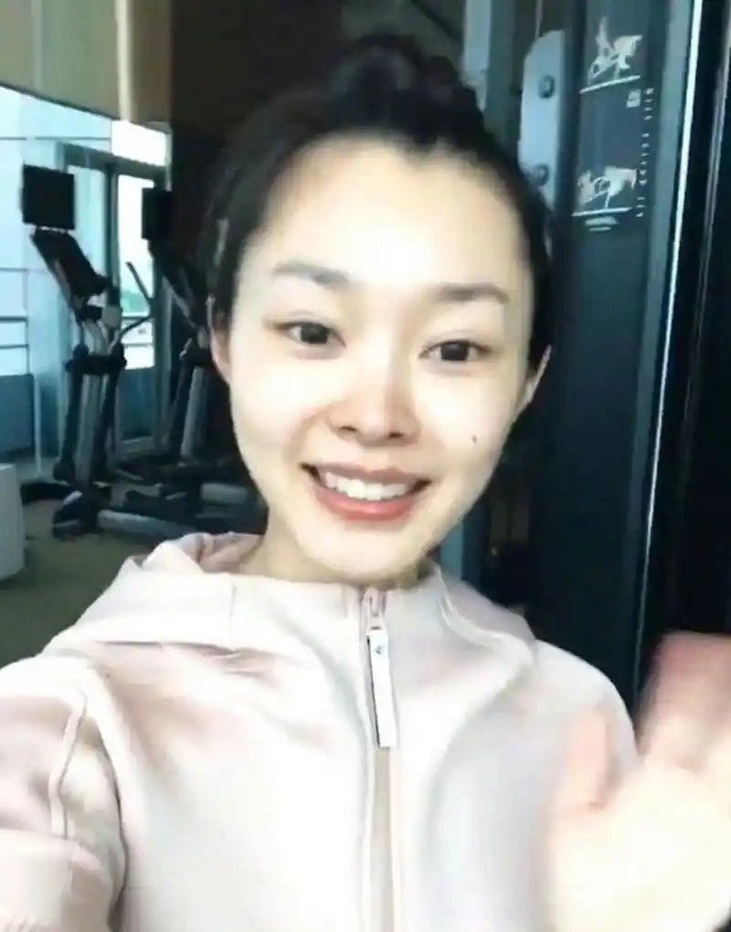 宋轶的素颜真的是非常素啊,但是她的皮肤状态却是相当不错的呢!
