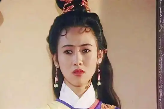 翁虹:做艳星大火,35岁遭豪门抛弃,39岁遇真爱,还好没有放弃