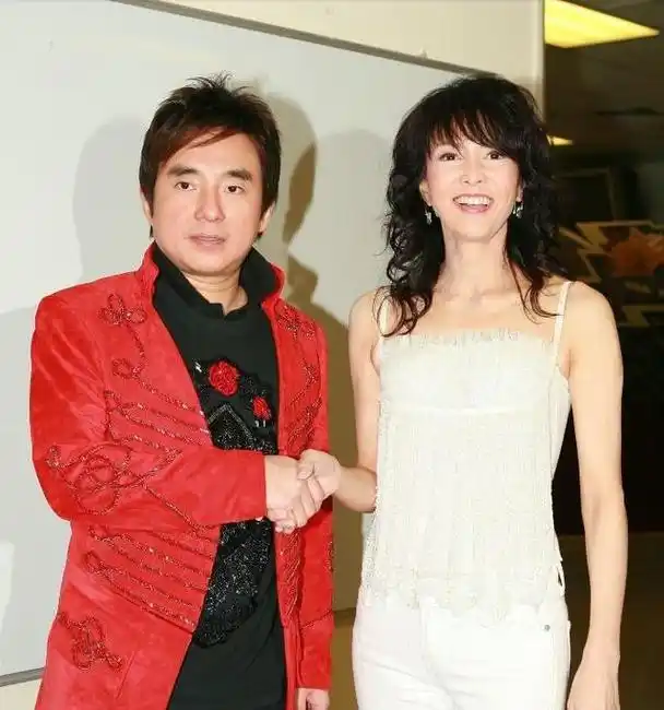 吕方和郑裕玲分手12年后一个婚姻幸福一个除了钱一无所有