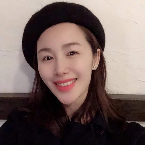 千年女配李呈媛,有微笑女王和广告女王美誉,嫁大15岁鄢颇很幸福_腾讯