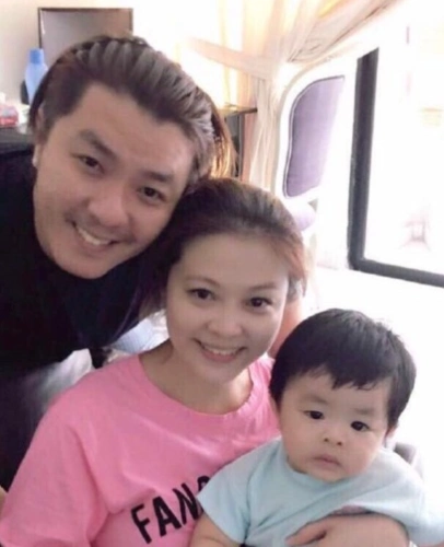 阿杜全家福曝光不知不觉歌圣都已经升级当爸