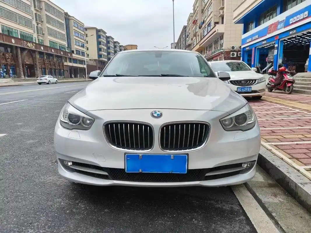 宝马5系gt 2013款 535i xdrive豪华型,新车指导价100.