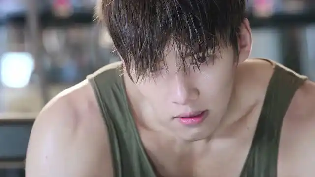 鼻血狂飙!池昌旭健身秀八块腹肌!