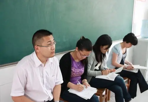 西亭中学老师来校教学交流