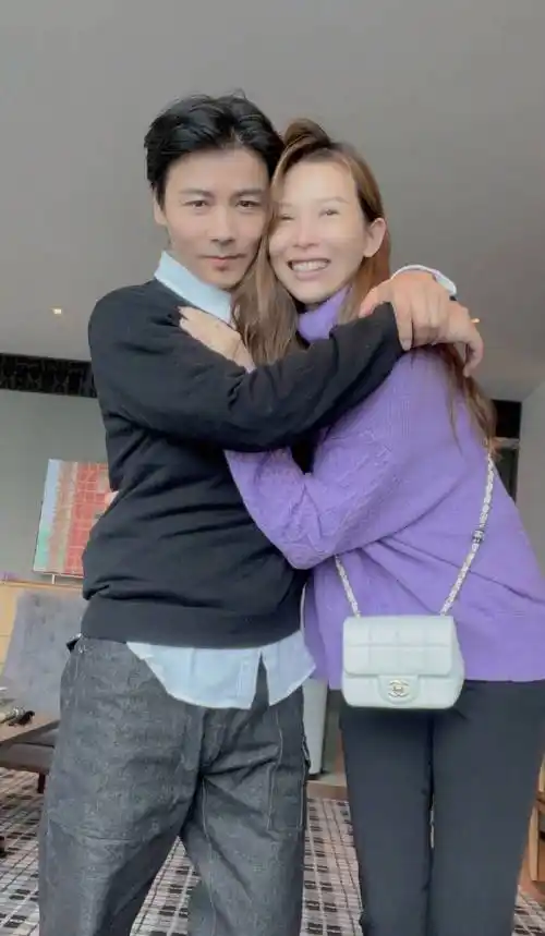 蔡少芬庆祝与张晋结婚15周年公开表白老公超浪漫