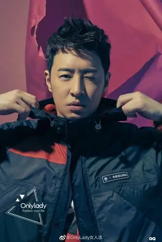 潘玮柏 成功解锁《gq taiwan》2019年首次双封面,活泼色彩加上潘帅