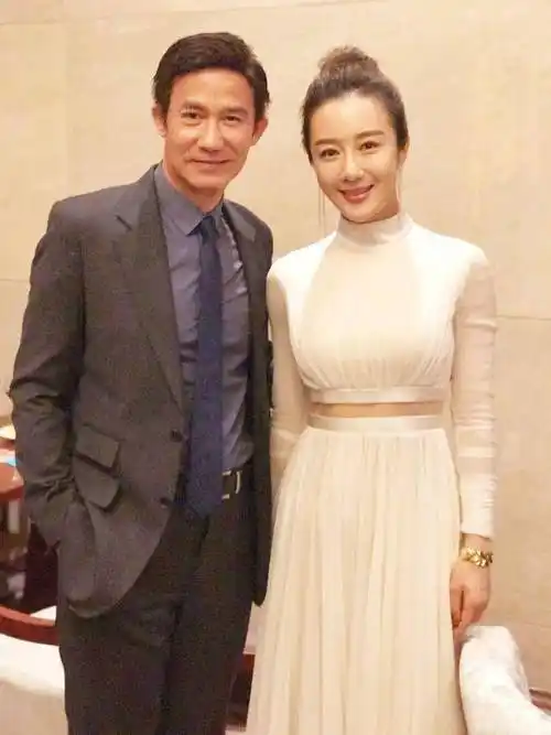 李子雄与演员李依晓方晓红回答丈夫:我们挣钱也很辛苦,况且家里花钱的