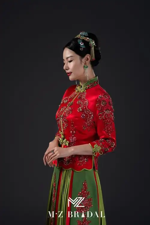 月色如练 娇靥晶莹如玉 秋波百转千回 便胜过万语千言 金丝软烟罗